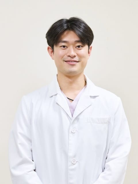 白須 健詩